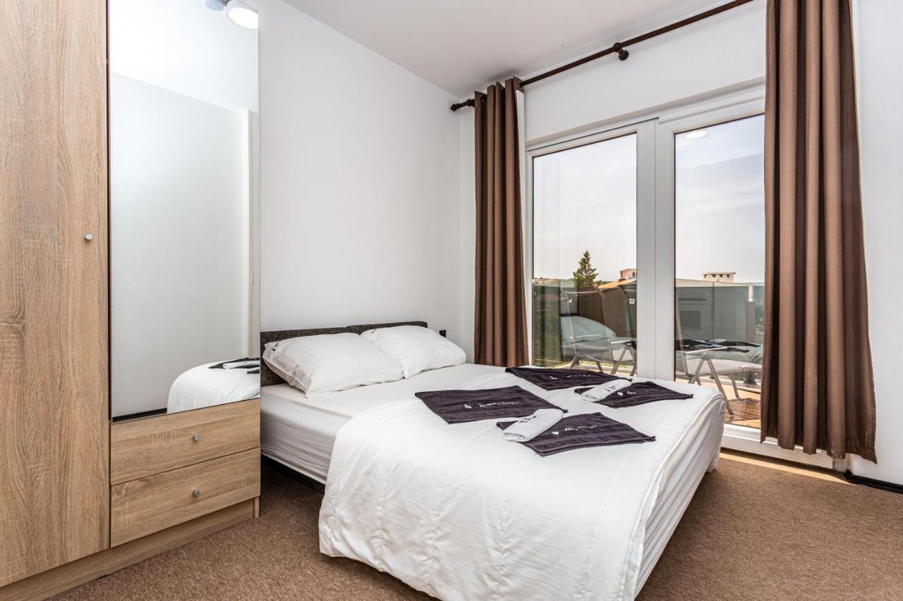 Smiljana Apartments Klimno Bagian luar foto